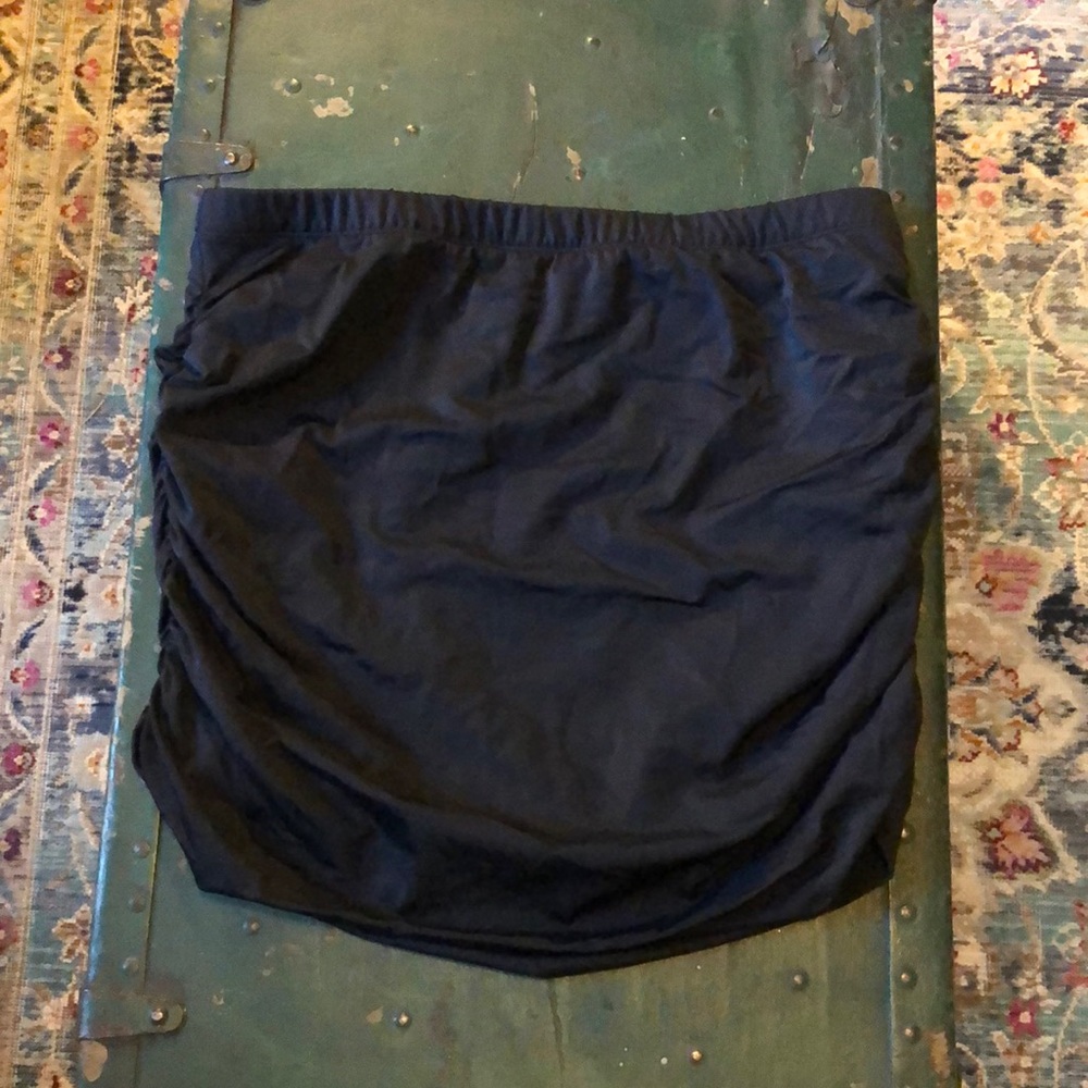 Sexy skirted bottom